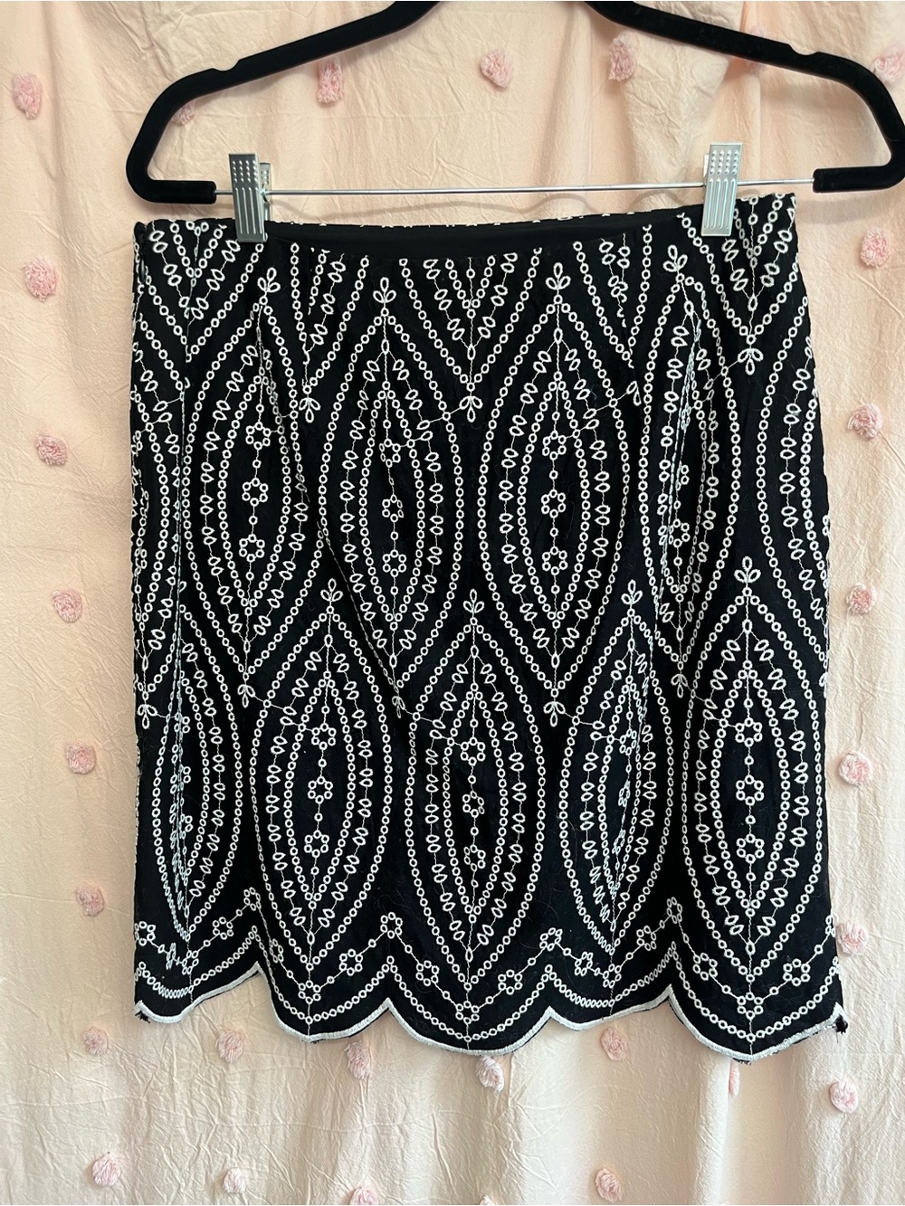 NWT Black and White Embroidered Pencil Skirt